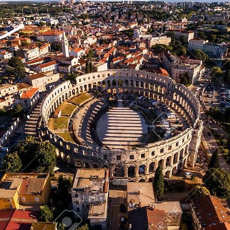 Pula Center Arena Belvedere Apartments And Rooms Esterno foto