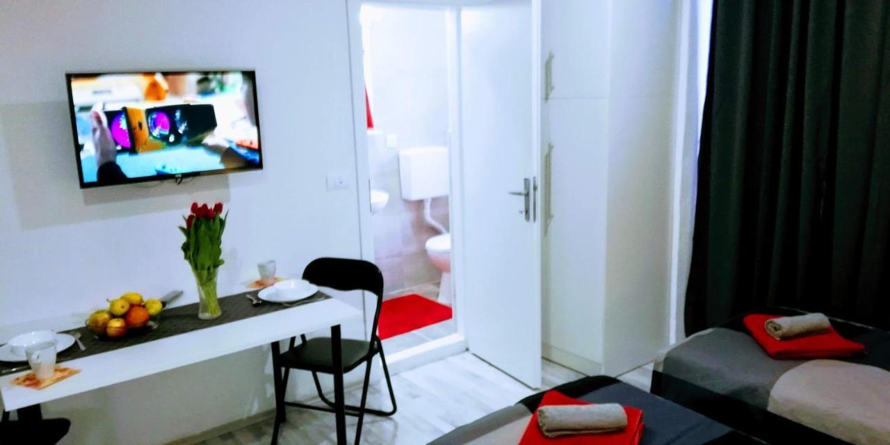 Pula Center Arena Belvedere Apartments And Rooms Esterno foto
