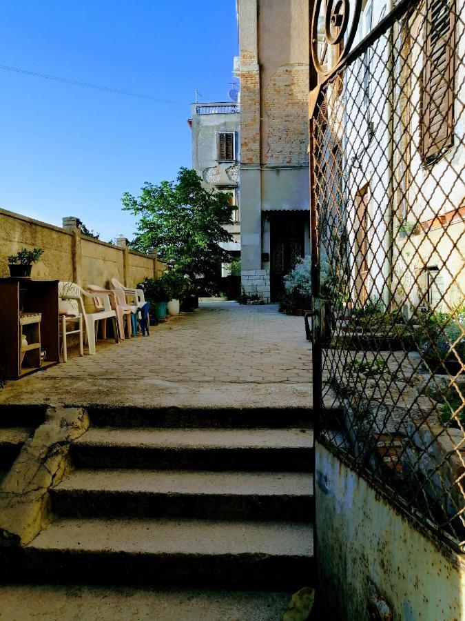 Pula Center Arena Belvedere Apartments And Rooms Esterno foto